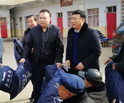 民建“組團(tuán)”慰問，企業(yè)送溫暖到家