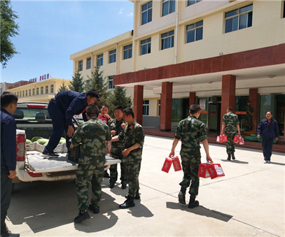 一家親│興海銅鑫慰問(wèn)部隊(duì)官兵，共話軍企團(tuán)結(jié)魚水情